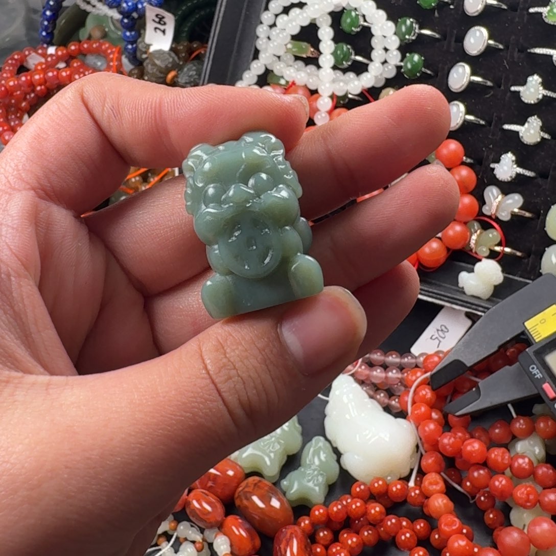 和田玉未镶嵌珠宝奇石