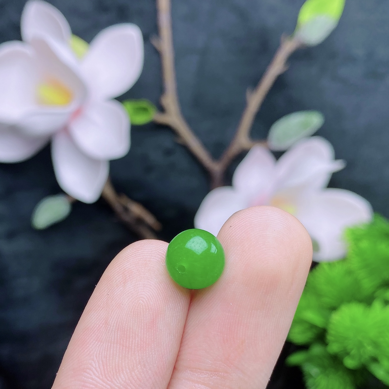 卡10辣阳绿翡翠单珠（链接是单颗的价拍一颗发一颗，多样性发其一）