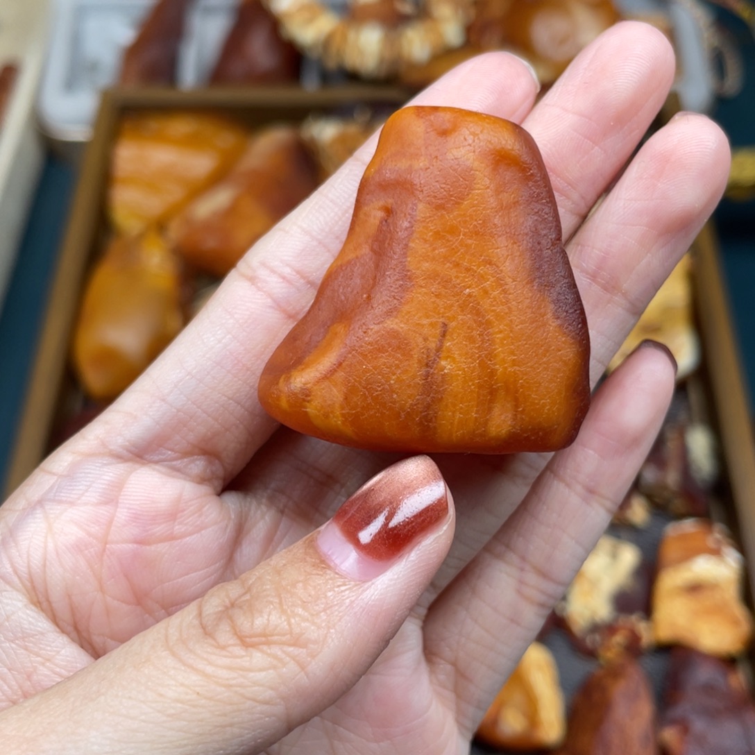 琥珀未镶嵌珠宝奇石