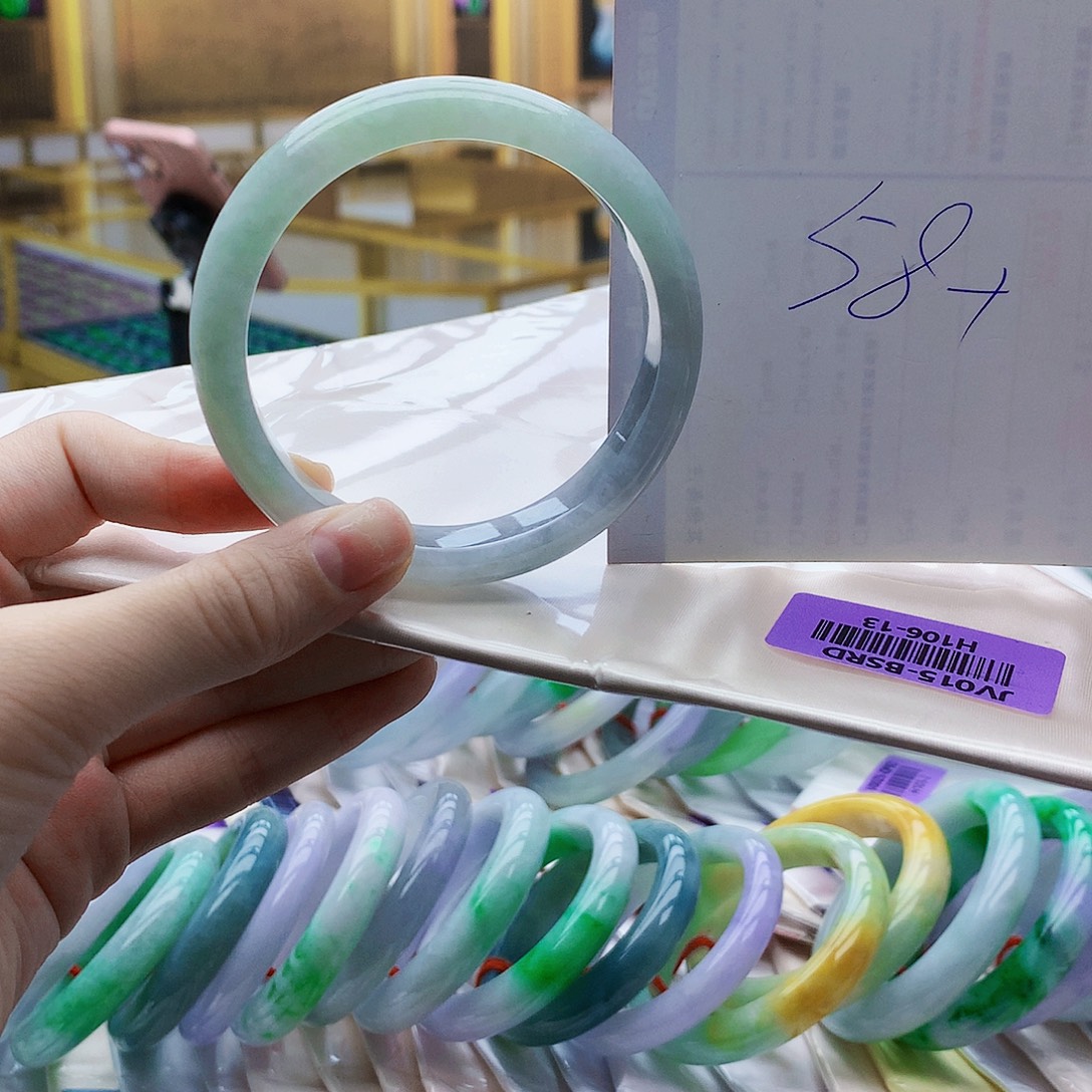 翡翠未镶嵌手镯hjj