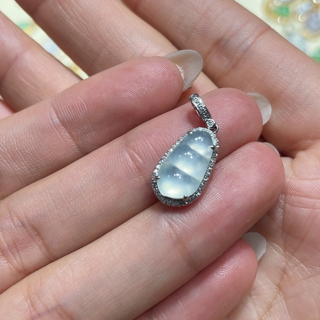 翡翠吊坠(不含链)18K金镶嵌凤*猫