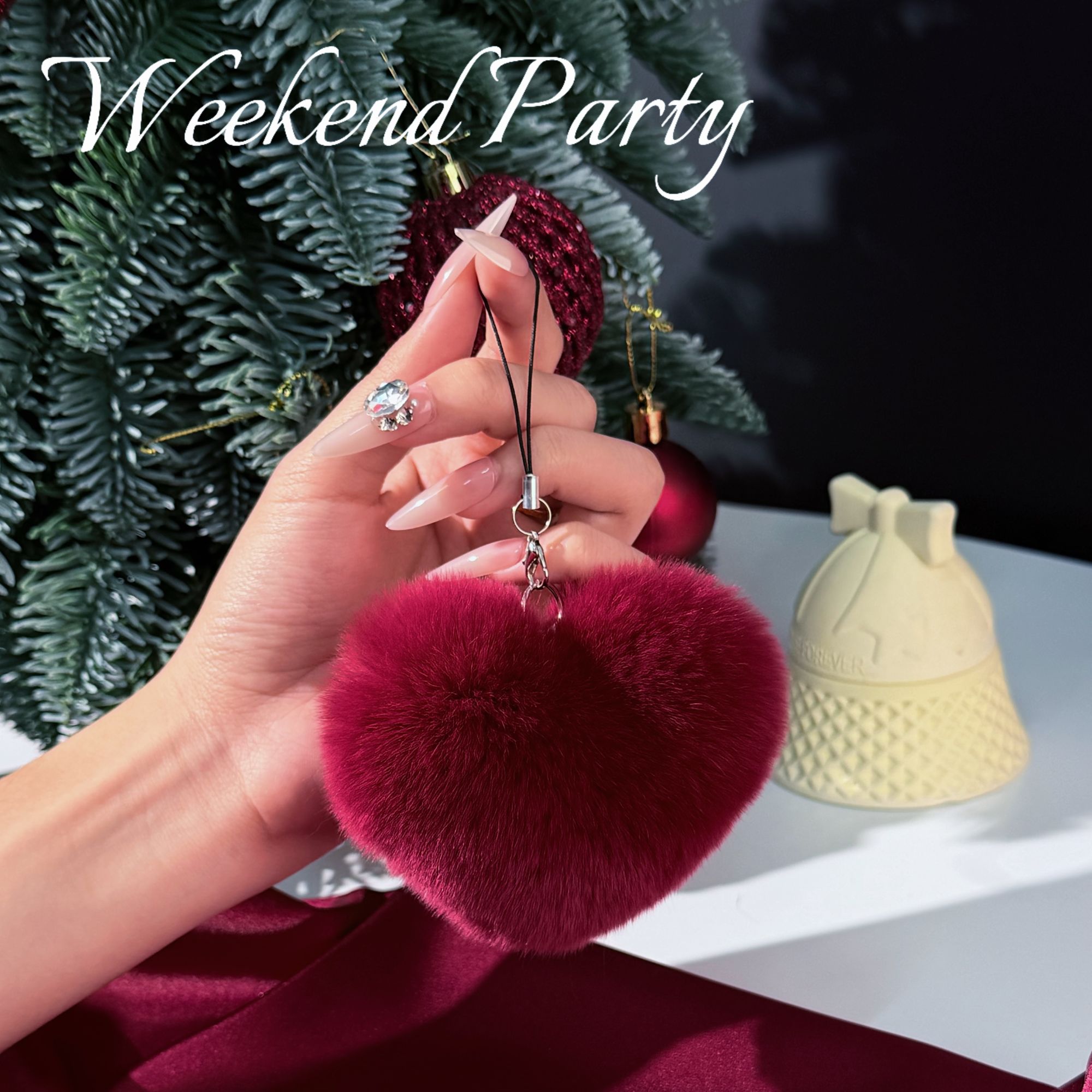 Weekend Party酒红爱心毛球·手机挂饰冬款短款毛绒手机通用