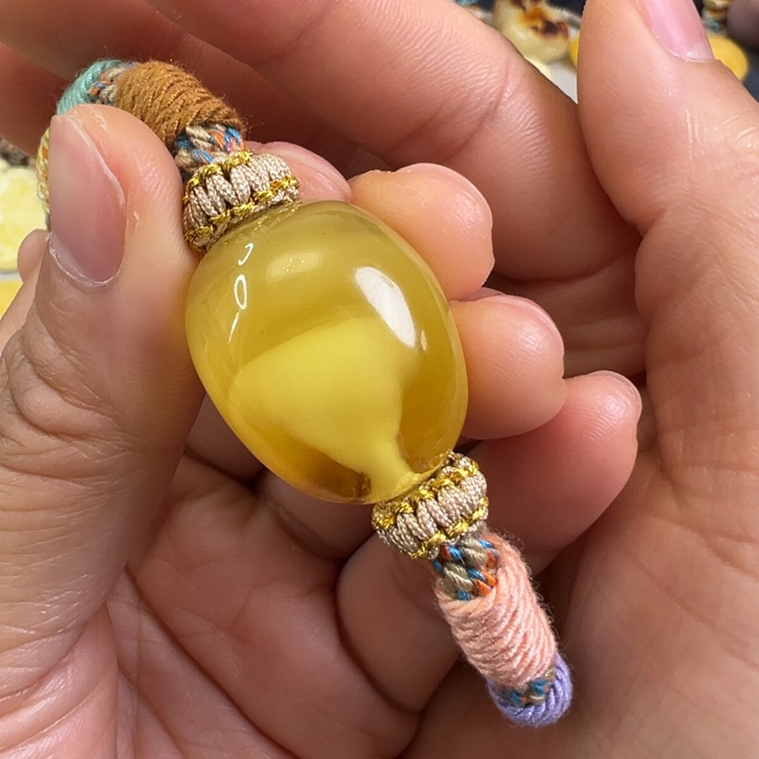 蜜蜡裸石未镶嵌蜜蜡