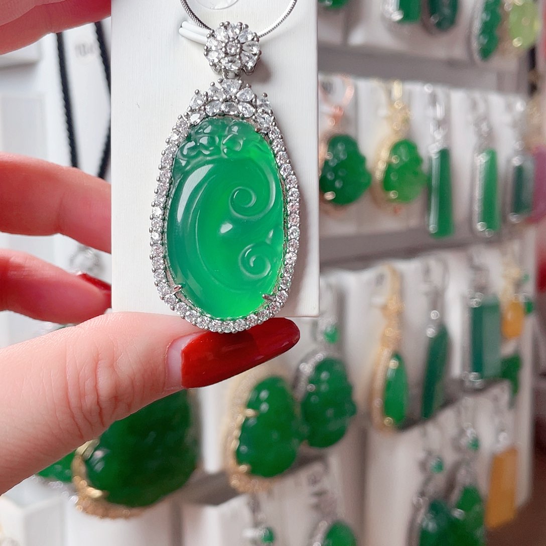 玛瑙/玉髓吊坠(赠链)未镶嵌