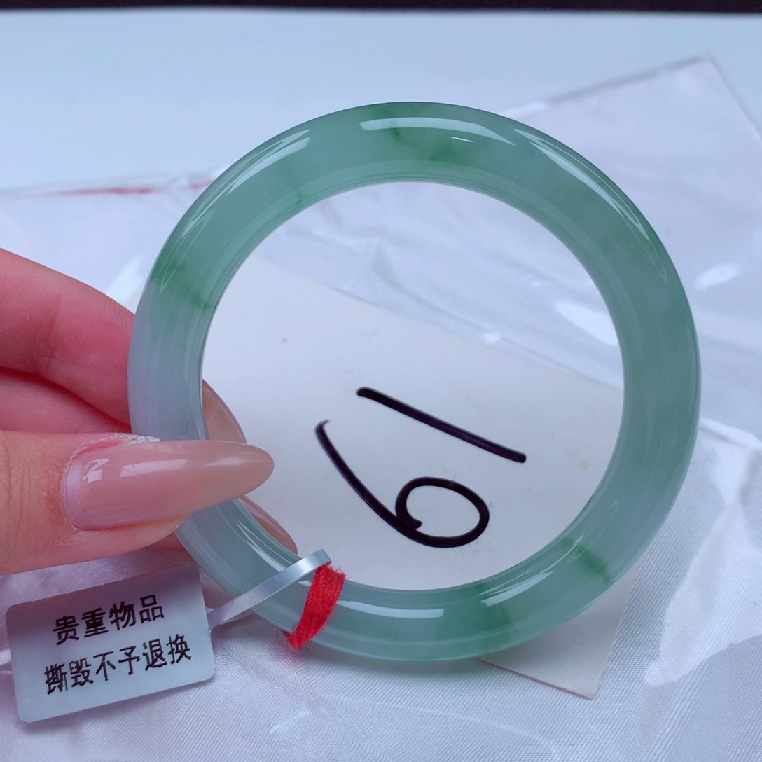 翡翠手镯未镶嵌翡翠52