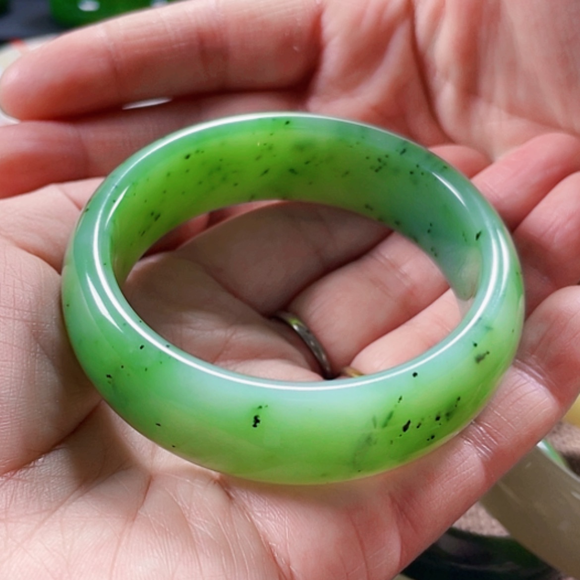 【闪购商品】和田玉手镯未镶嵌栗*