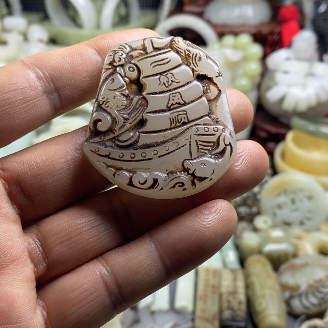 和田玉（糖玉）未镶嵌颈饰