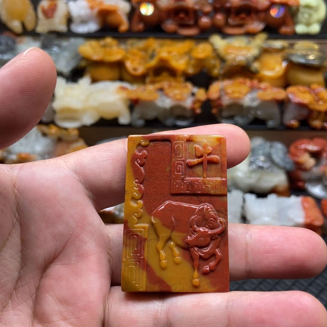 石英质玉（黄龙玉）挂件未镶嵌