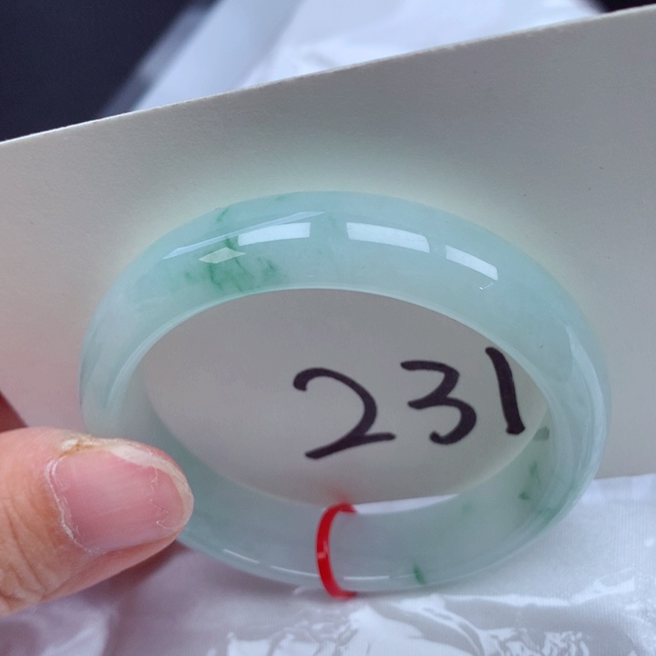 翡翠手镯（贵妃镯）未镶嵌翡翠