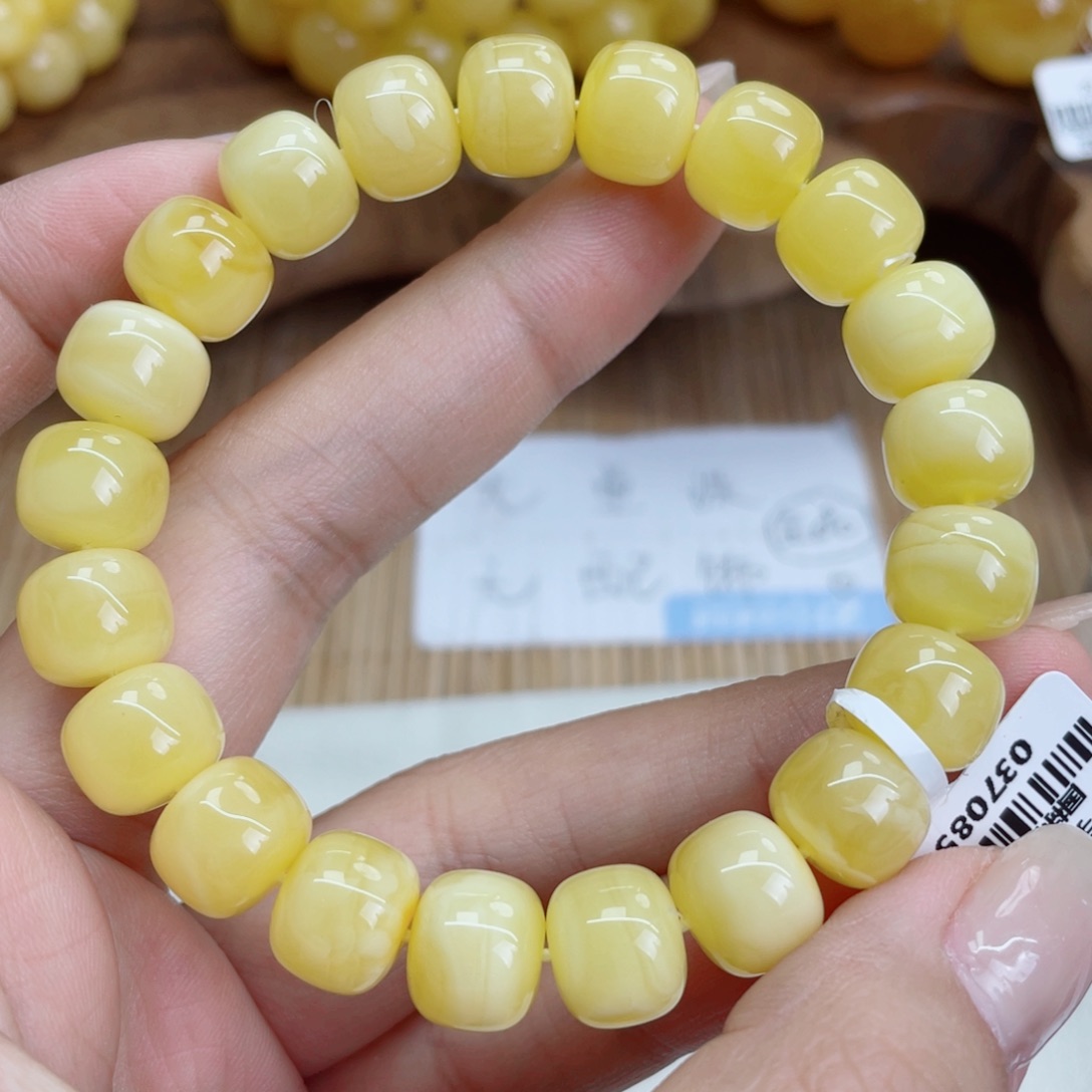 未镶嵌蜜蜡裸石蜜蜡74