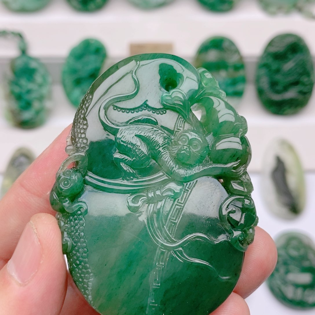 独山玉颈饰未镶嵌