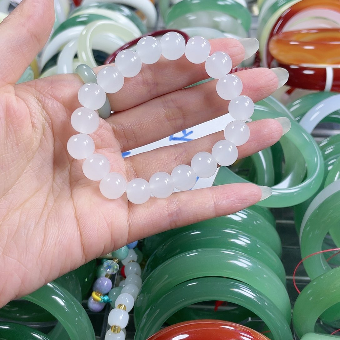 石英质玉手镯未镶嵌