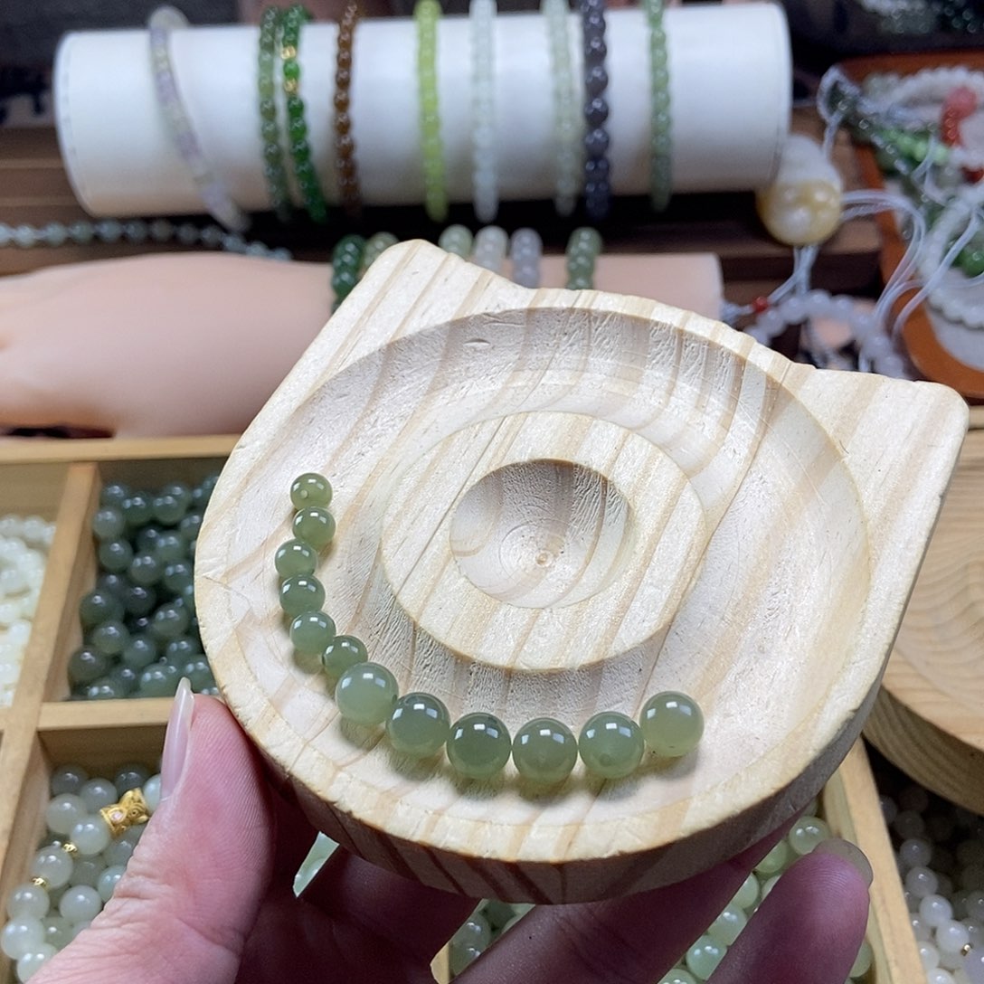 小***强和田玉未镶嵌手链