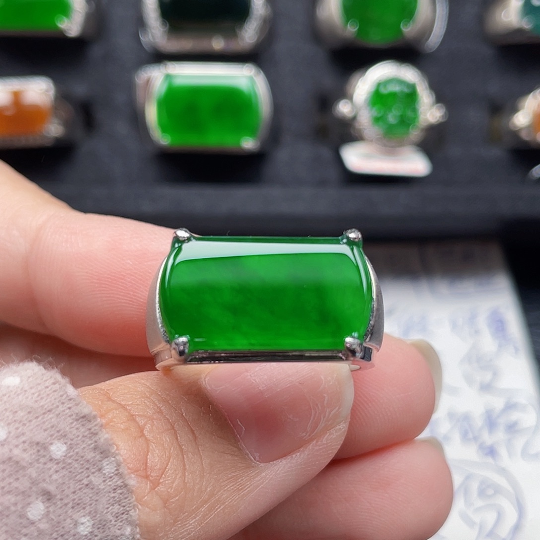 翡翠戒指银S925镶嵌天然a货翡翠没运费险2869