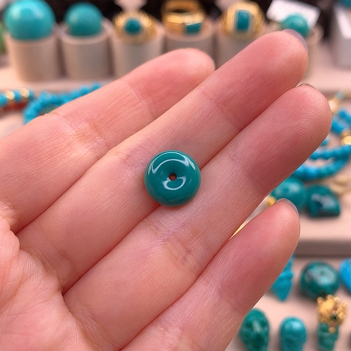 绿松石配饰未镶嵌