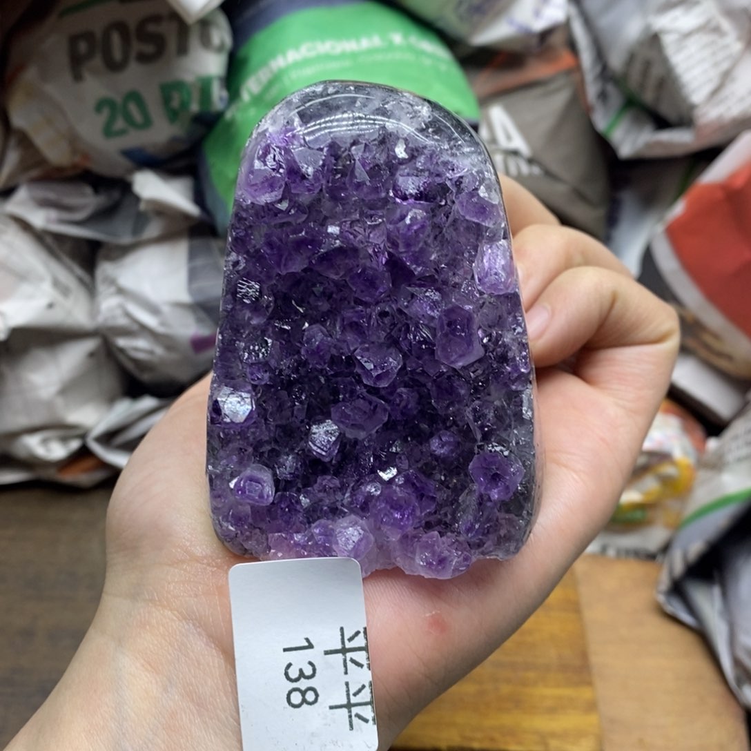 紫晶乌拉圭未镶嵌