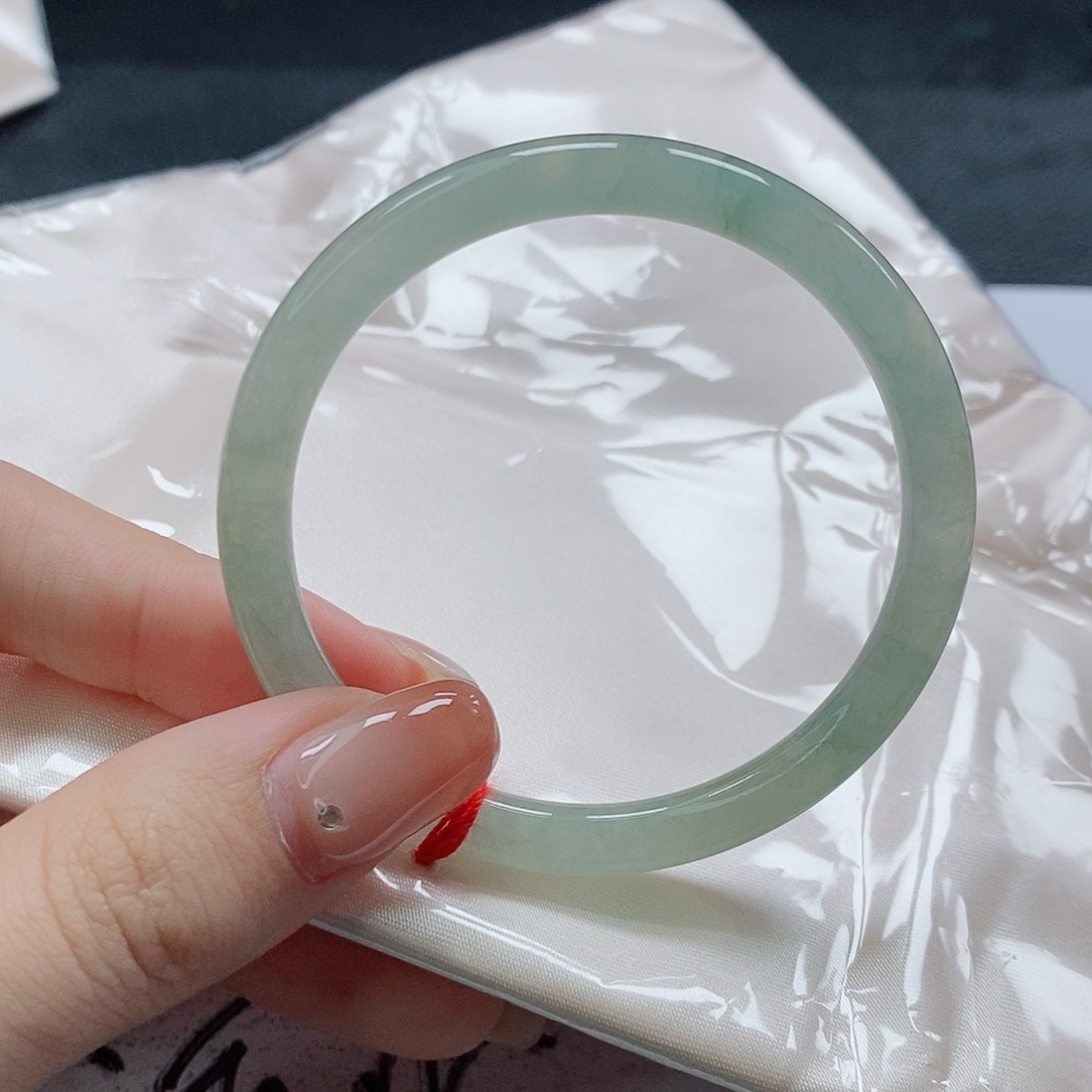 【闪购商品】未镶嵌手镯（圆镯）翡翠502号