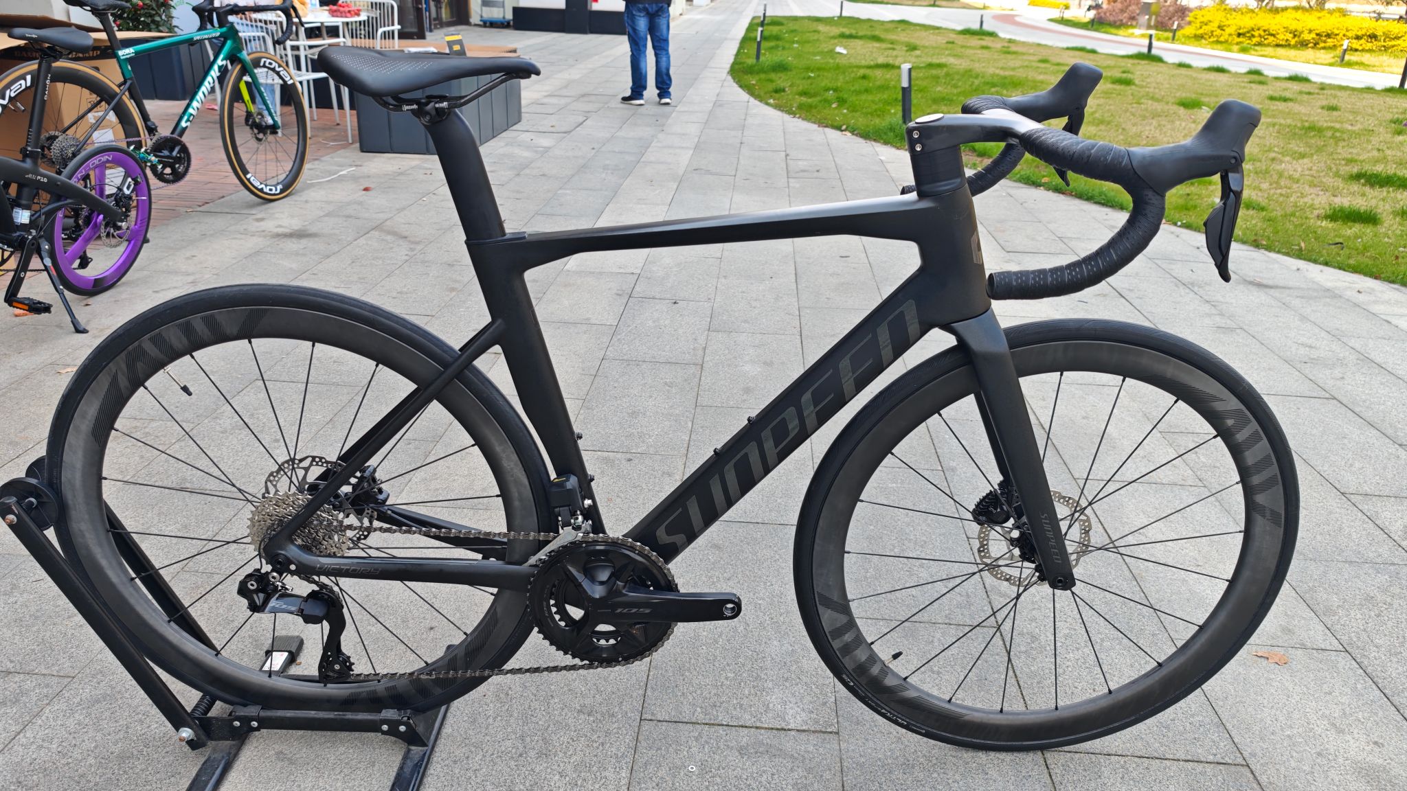 速比特胜利全碳电变公路车适合173-180左右