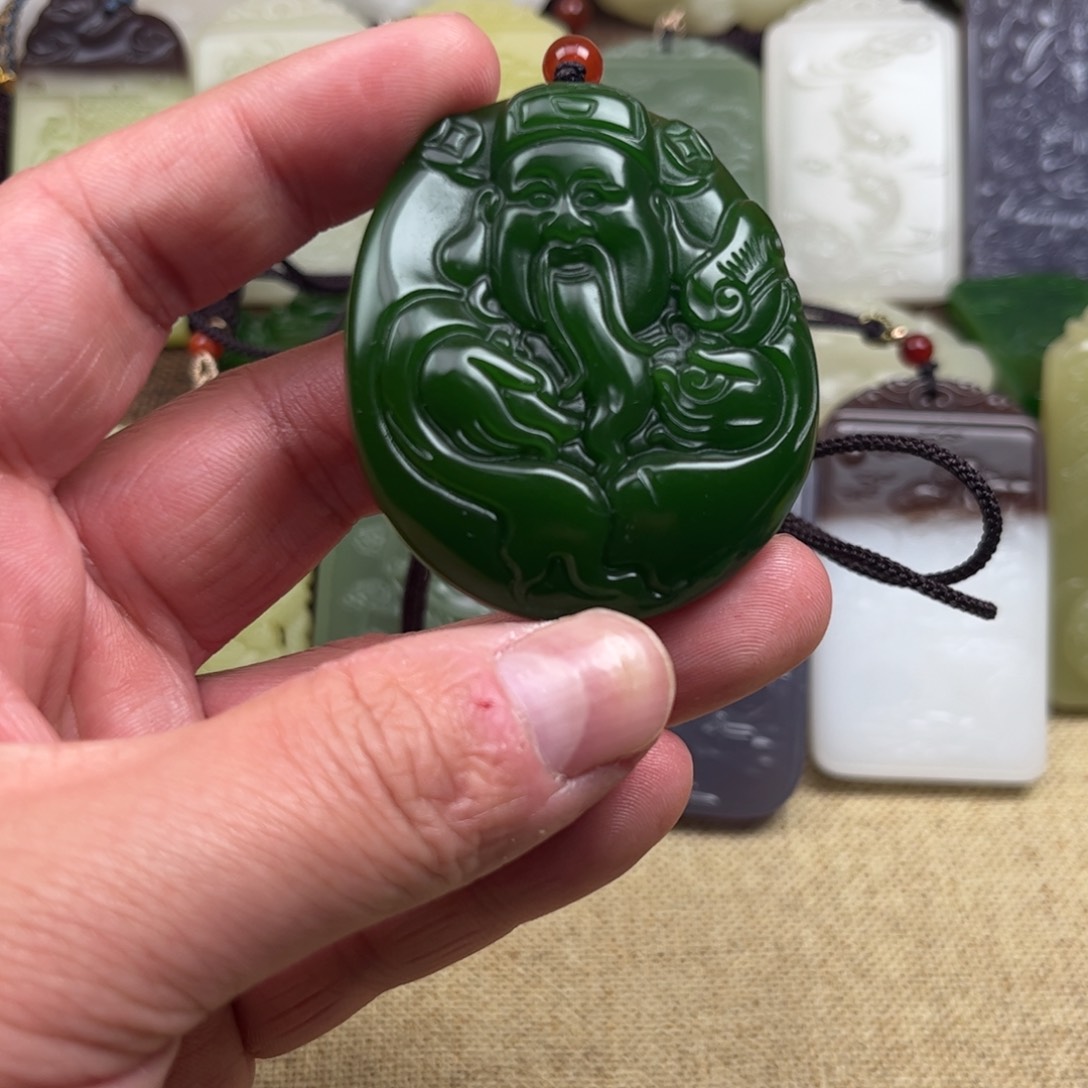 和田玉颈饰未镶嵌