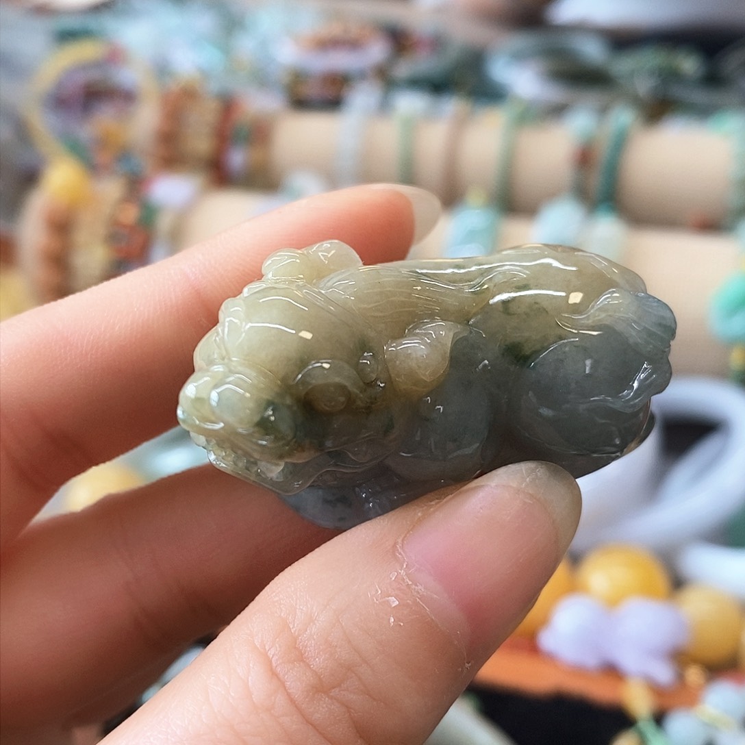 翡翠颈饰未镶嵌翡翠挂件