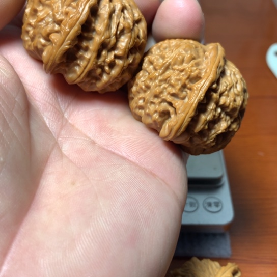 文玩核桃吊坠大肚白