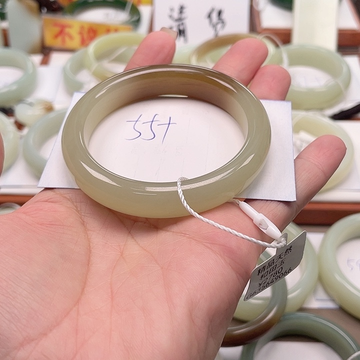 未镶嵌手镯和田玉琦***ଓ