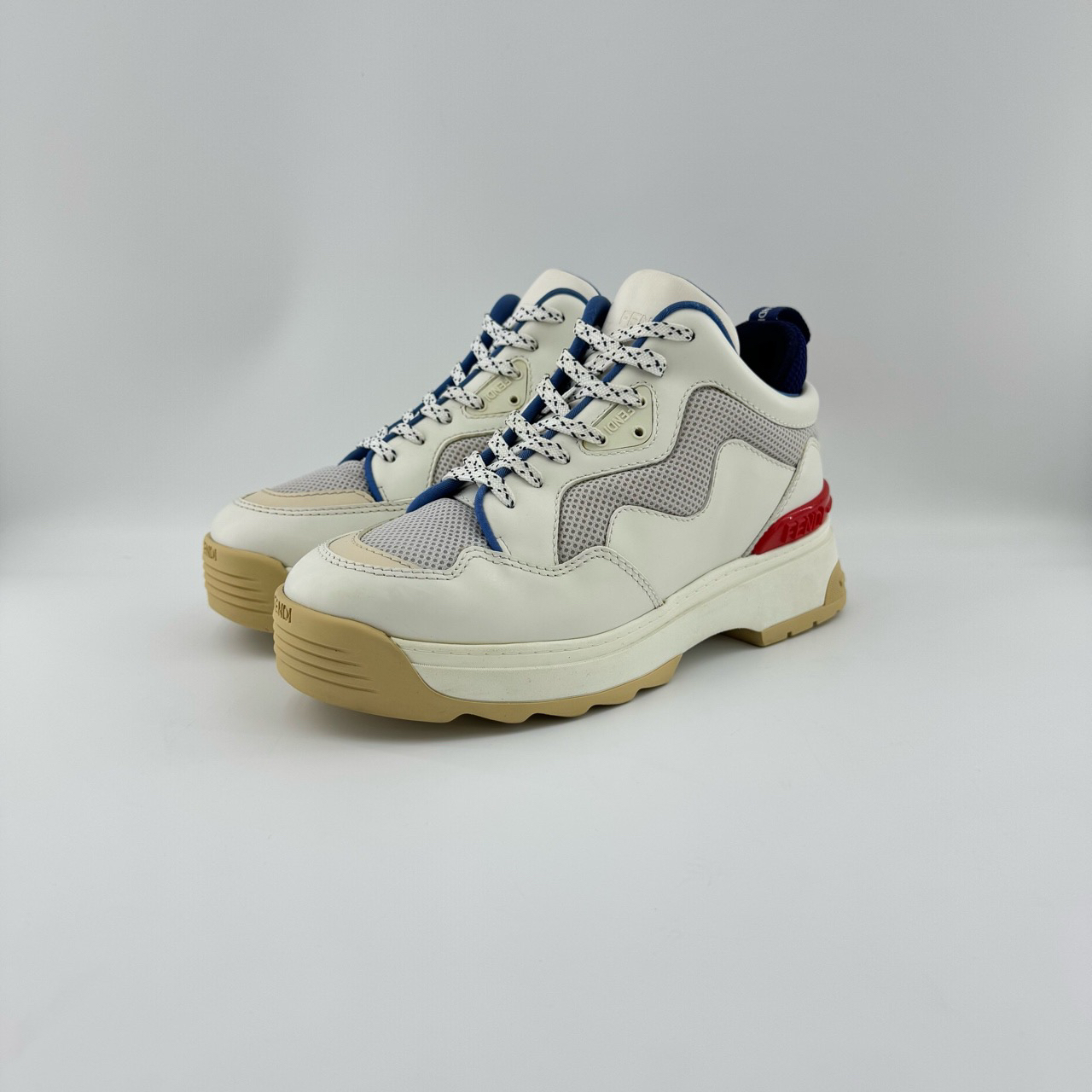 95新 FENDI/芬迪 37.5码/白色蓝红白拼色网洞厚底老爹鞋/12201713
