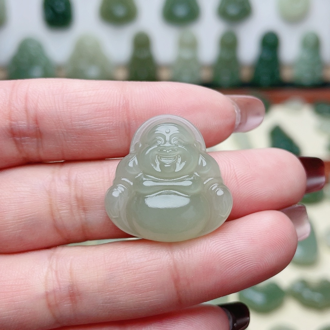 小***.和田玉未镶嵌颈饰