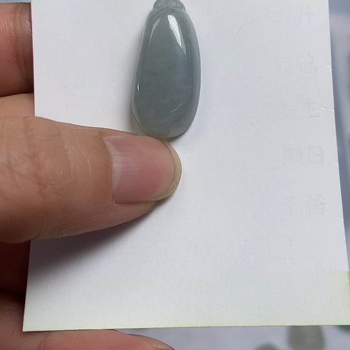 招****翡翠未镶嵌颈饰福瓜