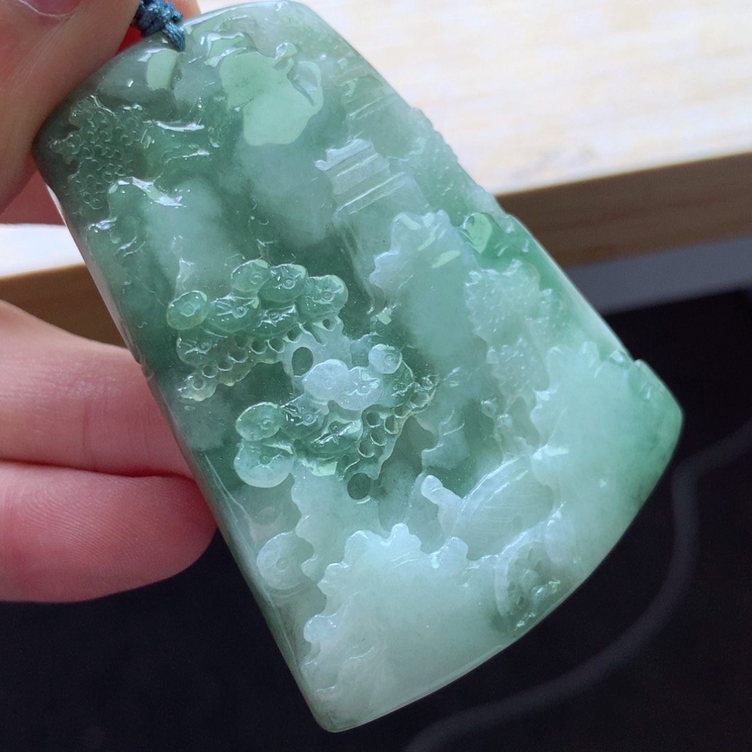 翡翠颈饰未镶嵌吊坠