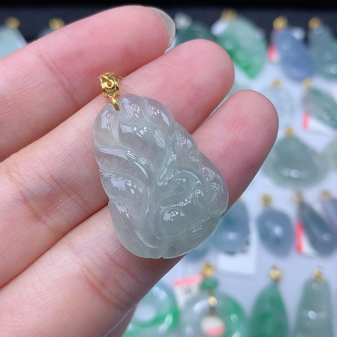 翡翠颈饰18K金镶嵌九尾狐