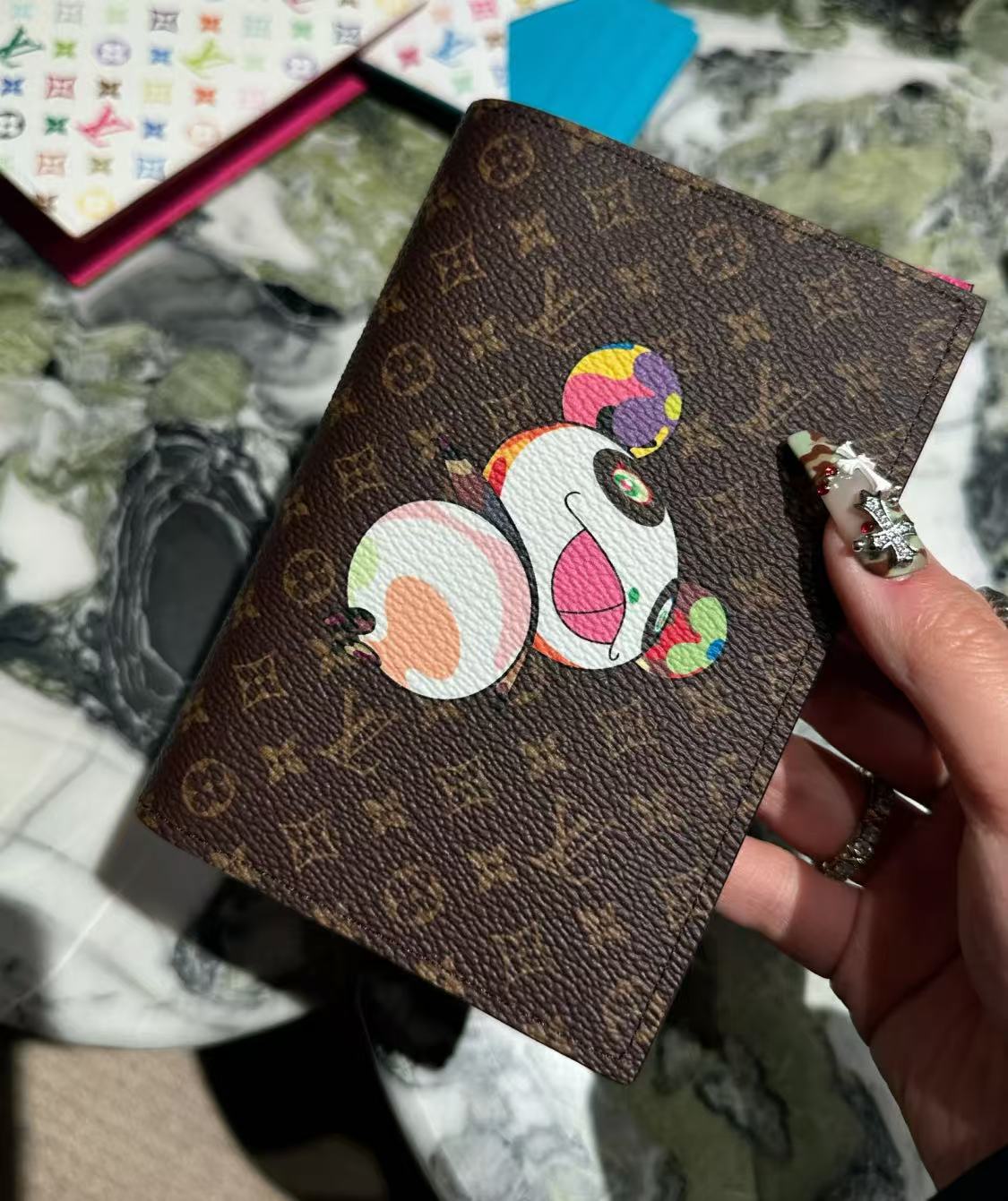 全新未使用 LouisVuitton/路易威登 村上隆熊猫护照夹 11995171