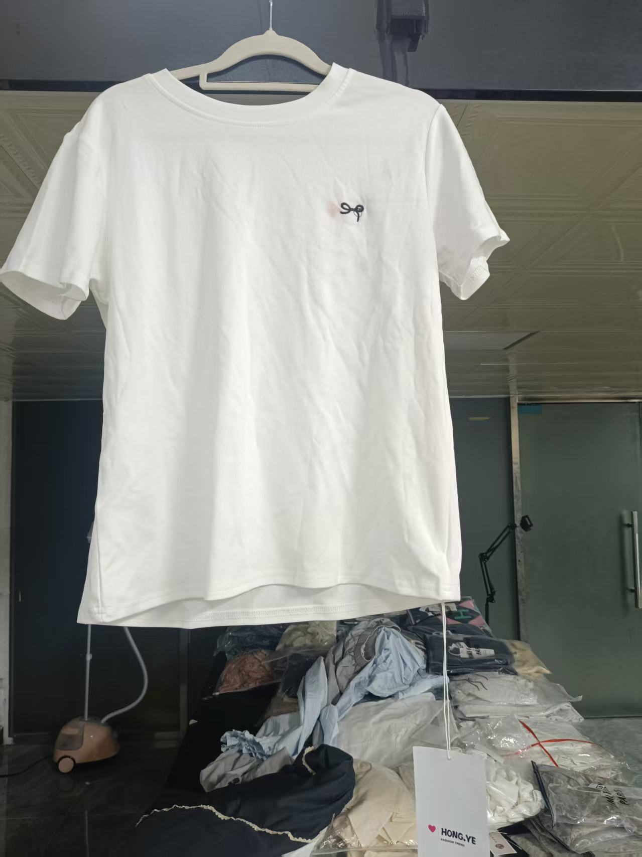 女装上衣赠品，不售后
