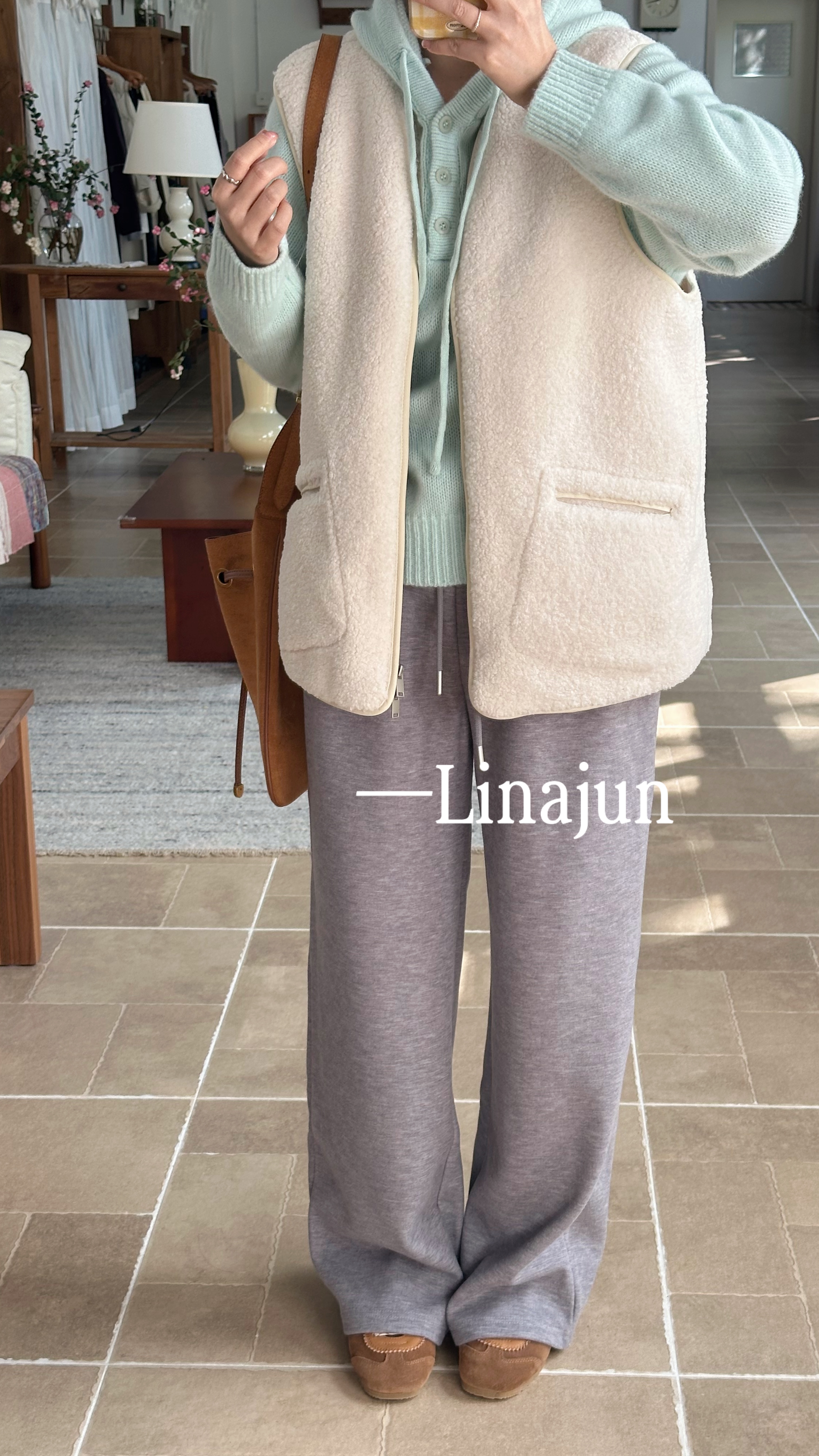 10.18《牛轧糖》秋冬季新款韩系百搭宽松浅灰色抽绳加绒卫裤休闲裤