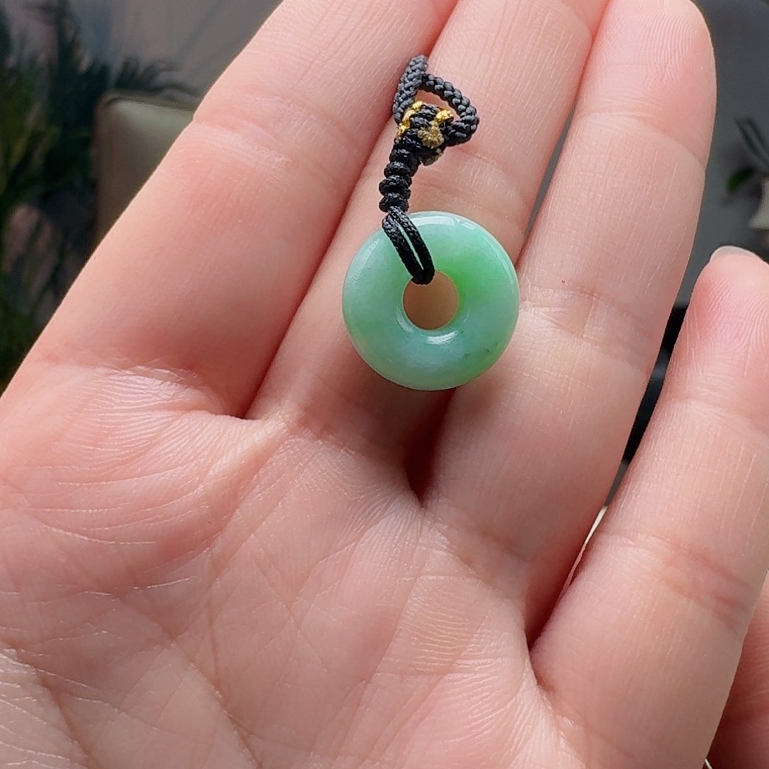 翡翠吊坠(赠链)未镶嵌天然