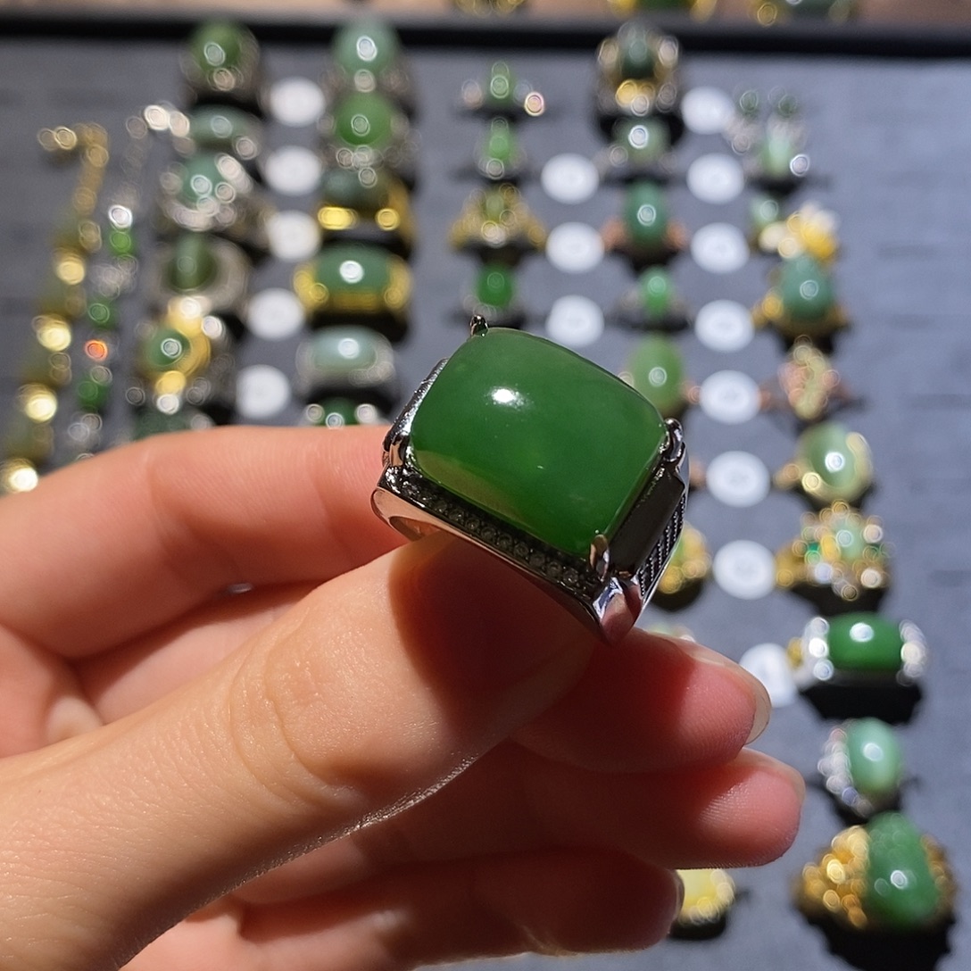 和田玉未镶嵌戒指