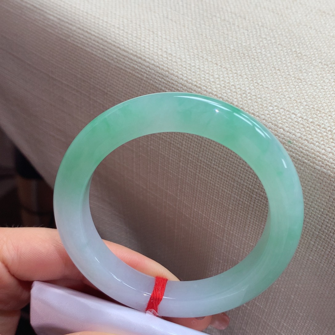 翡翠手镯未镶嵌8号超值推荐