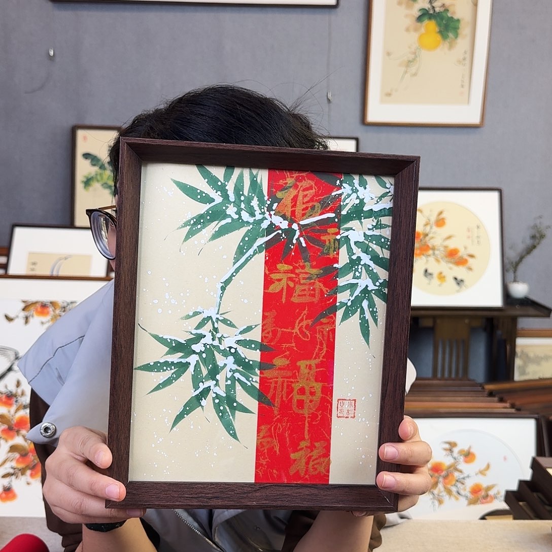 国画手绘带框尺寸：24*29