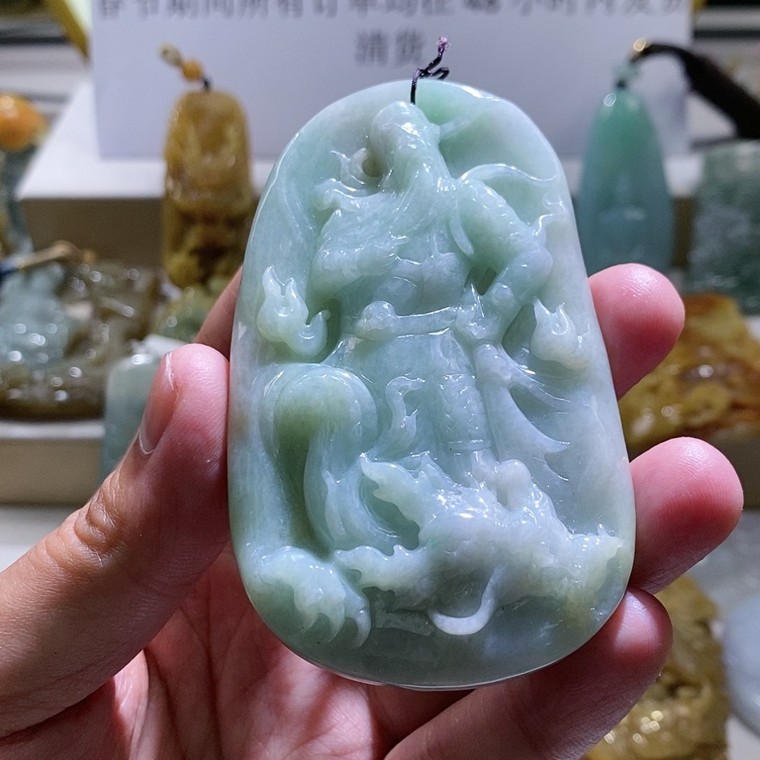 【闪购商品】翡翠颈饰未镶嵌关公