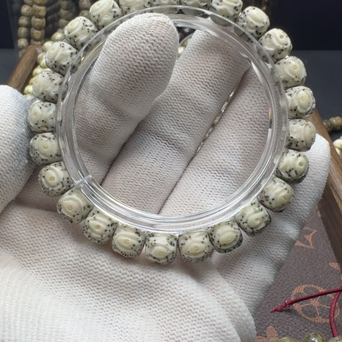 星月菩提吊坠9.8手工雕刻上帝之须