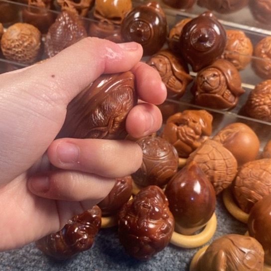 橄榄核吊坠玉华四面