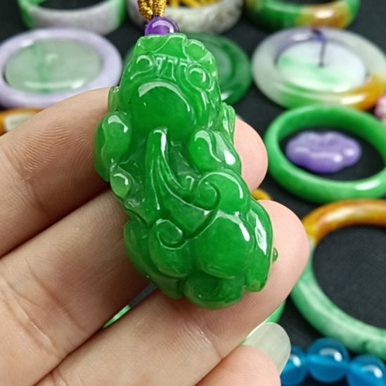 翡翠未镶嵌挂件翡翠