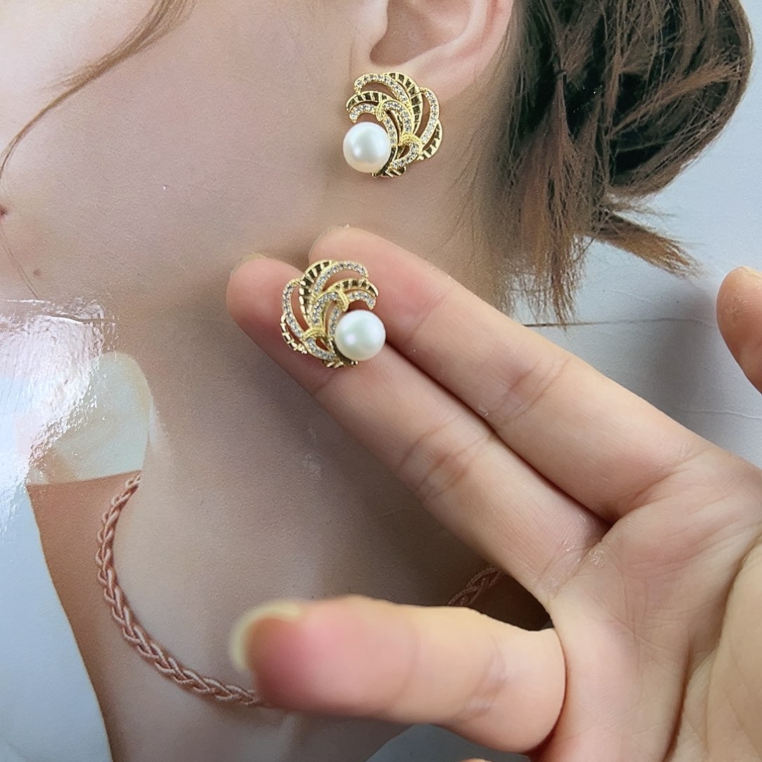 银S925镶嵌耳饰淡水珍珠