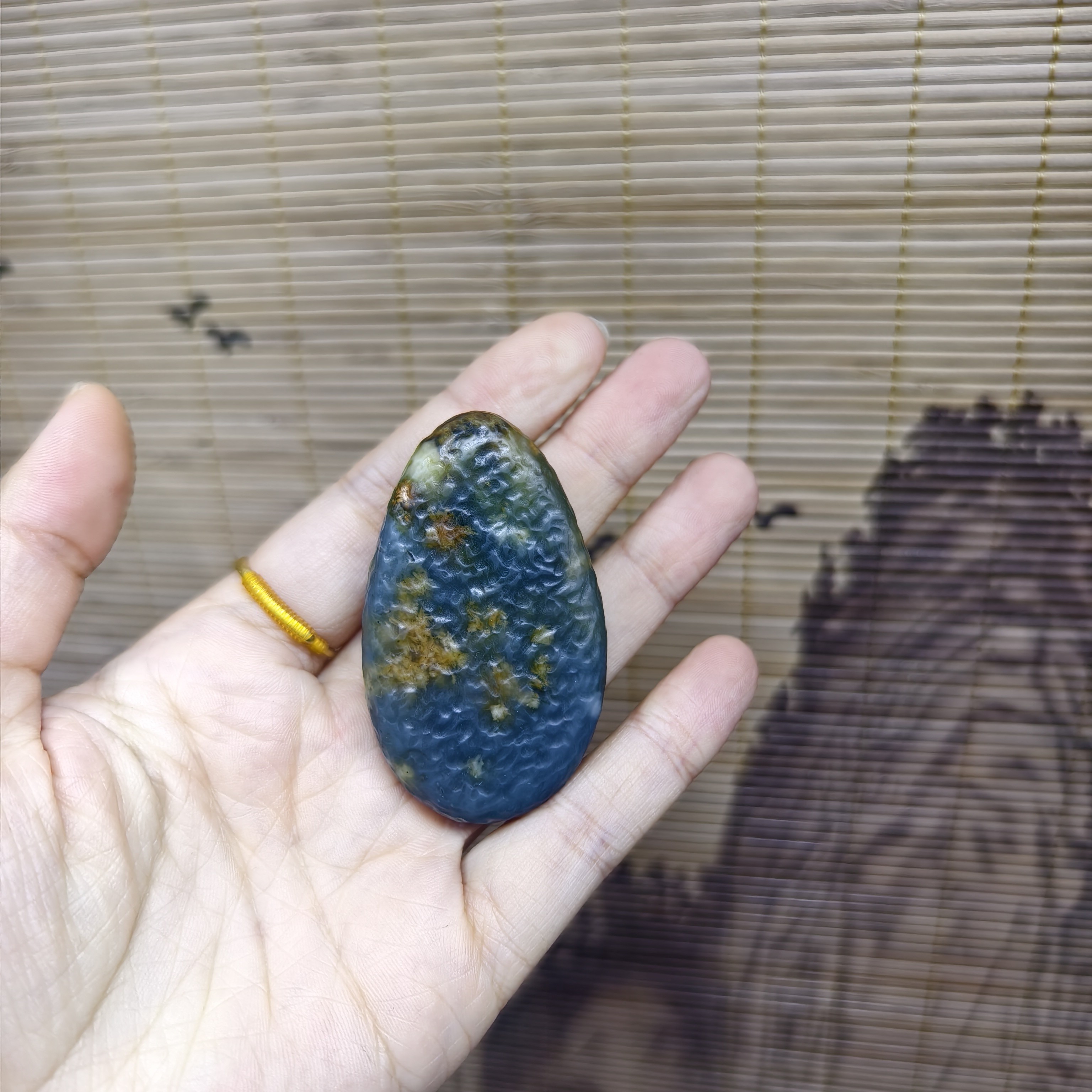 纯天然岫玉花玉地球蓝水草飘花圆牌