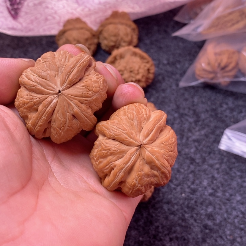 【闪购商品】文玩核桃吊坠45元宝天然四棱