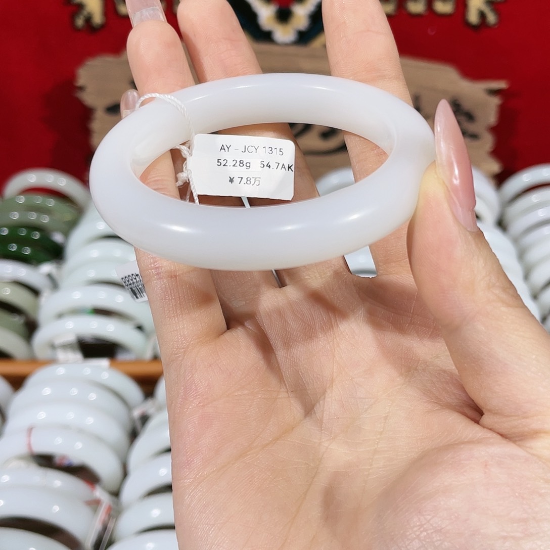 和田玉手镯未镶嵌