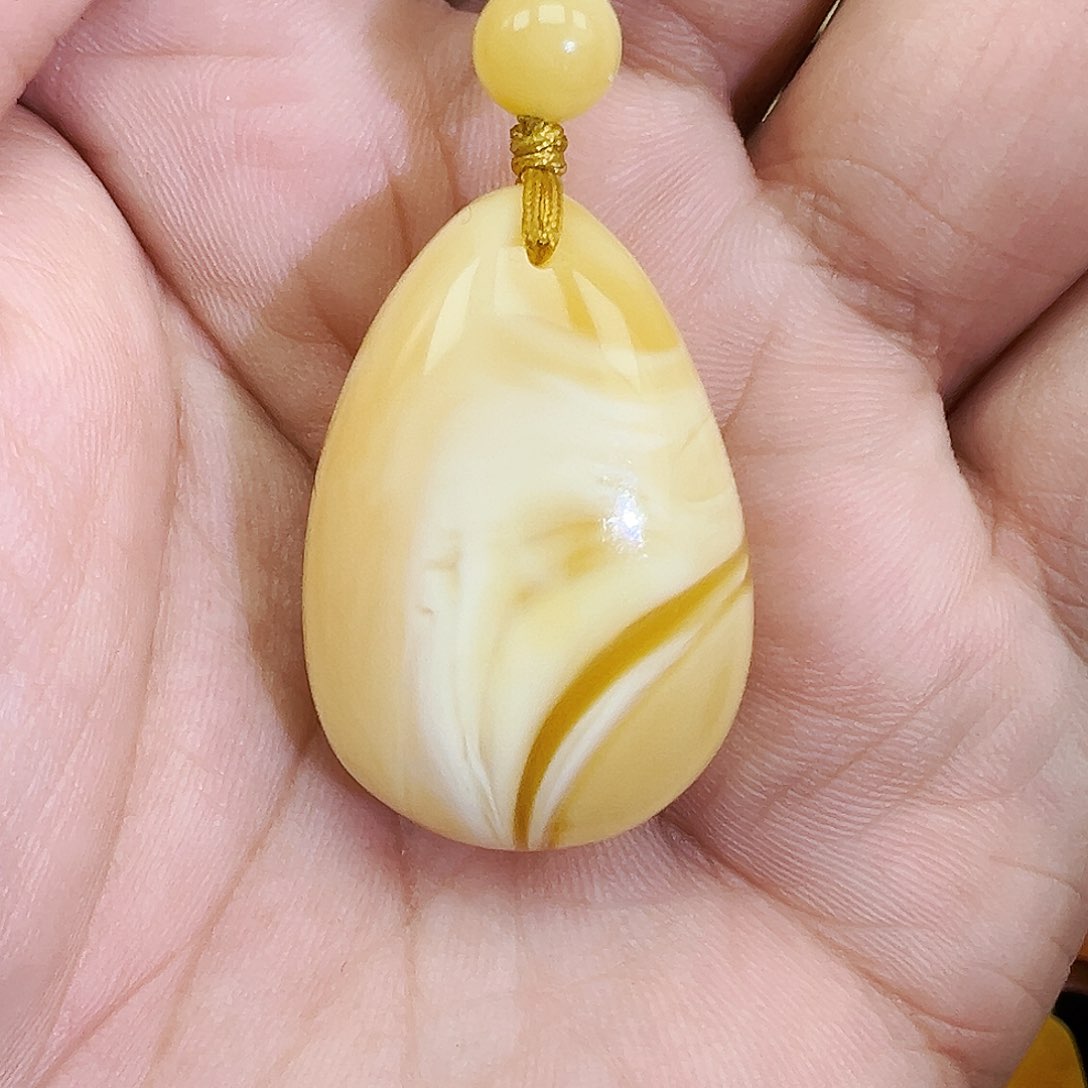 蜜蜡未镶嵌珠宝奇石水滴7.9克