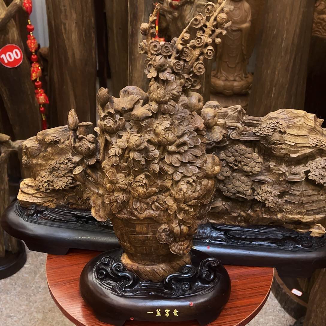 沉香摆件罗****n沉香摆件➕底座