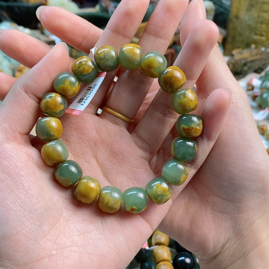 透闪石质玉手串未镶嵌