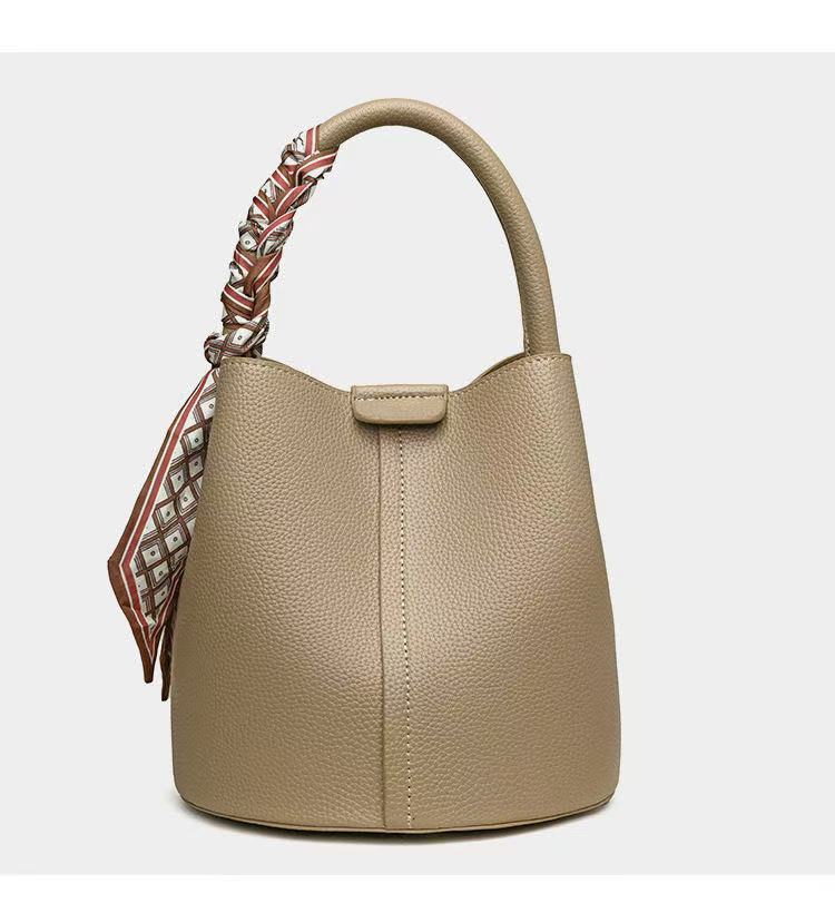 水桶包大容量斜挎包2025新款时尚手提单肩包百搭手提单肩